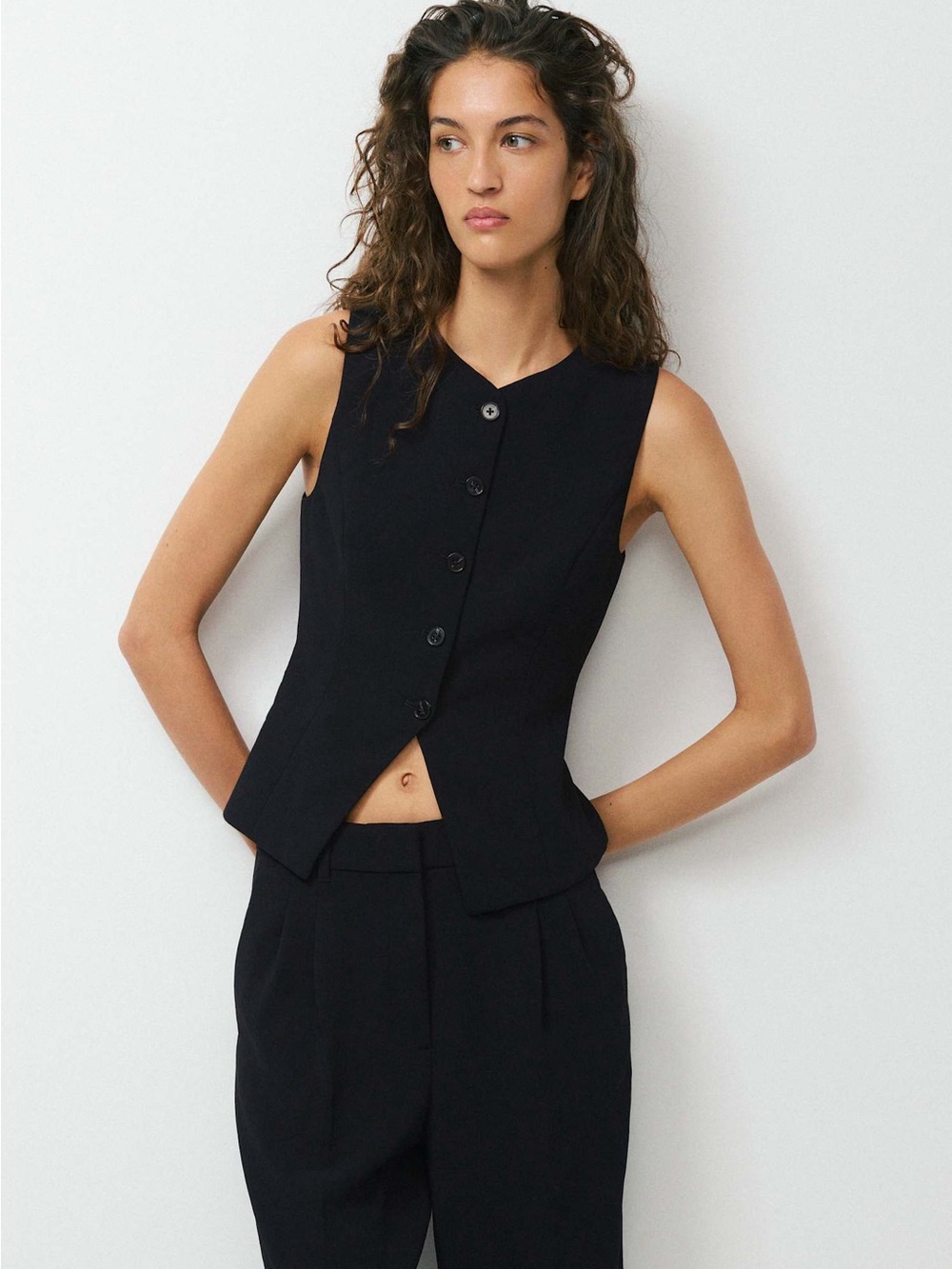 Aritzia Wilfred Regal Vest Crepette